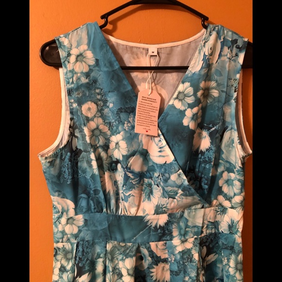 Floral empire waist dress - Picture 3 of 5